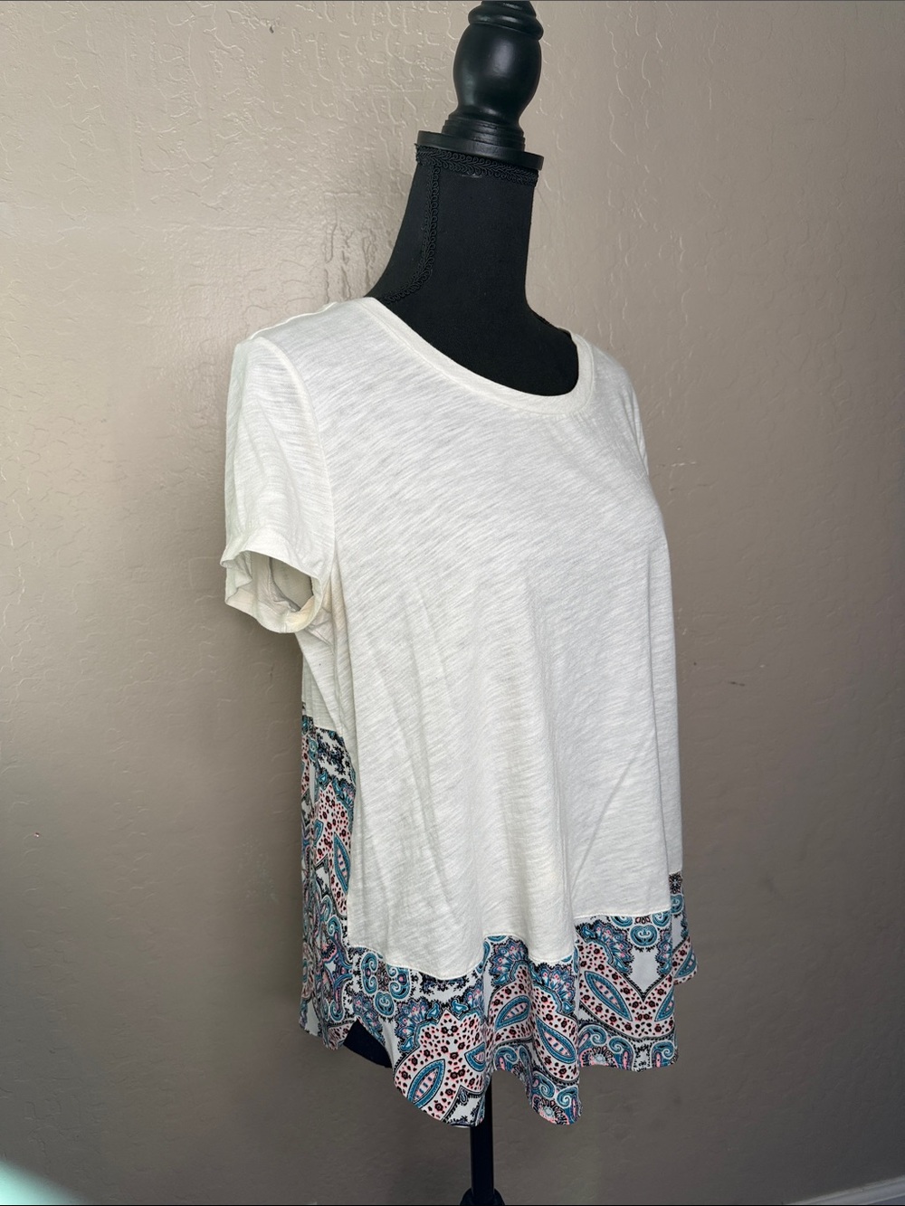 Express White Short-Sleeve Tee with Blue Paisley Hem - Picture 3 of 6
